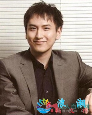 汤珈铖人物照片