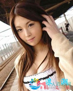 南乃彩花人物照片