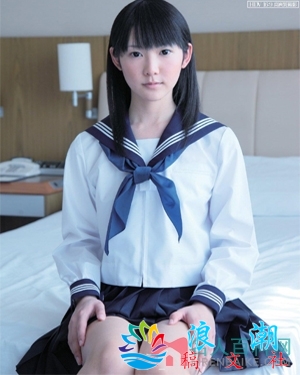 西野真央人物照片