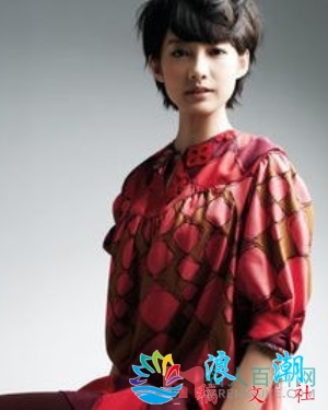 简嫚书人物照片