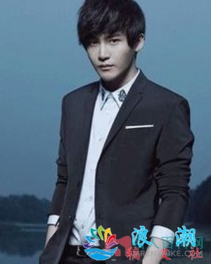 李炜个人介绍-展庭社集故事