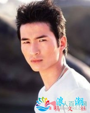 章功力人物照片