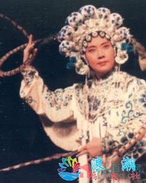姚璇秋人物照片