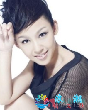 梁艺馨人物照片