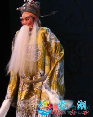 胡国美人物照片