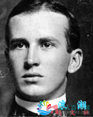 欧内斯特·约瑟夫·金人物照片