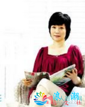 张曼娟人物照片