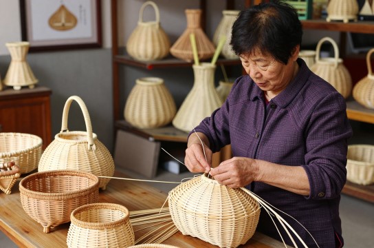秦桂兰柳编-展庭百科汇