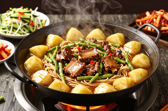 五谷铁锅焖面-展庭百科汇