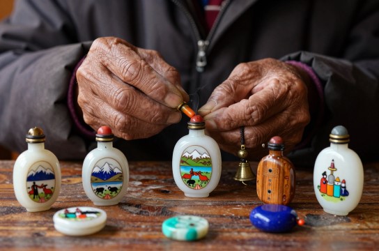 西藏鼻烟壶-展庭百科汇