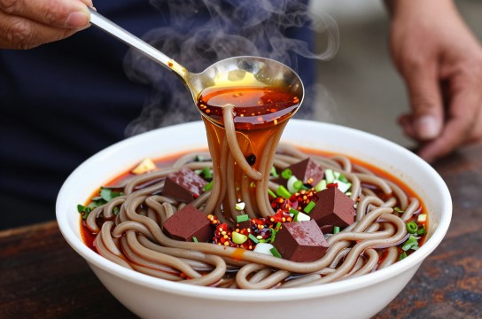 羊血冒饸饹是哪里的特产?_陕西地方小吃介绍-展庭百科汇