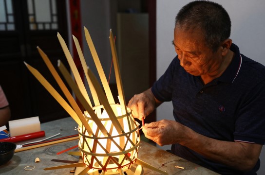 东莞千角灯-展庭百科汇