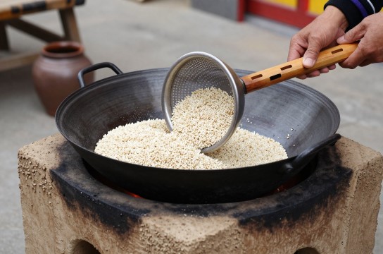 炒青稞是哪里的特产?_西藏食品特产介绍-展庭百科汇