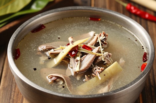 鹌鹑肉汤-展庭百科汇