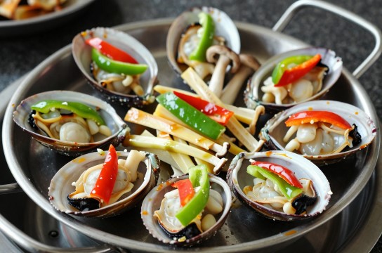 烤盐灶蛤蜊是哪里的特产?_海南美食特产介绍-展庭百科汇