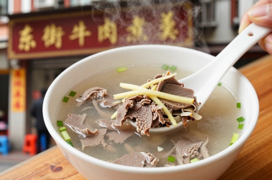 泉州牛肉羹是哪里的特产?_福建美食小吃介绍-展庭百科汇