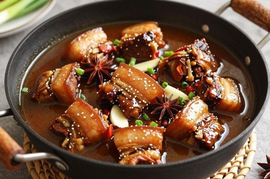 马哈鱼炖五花肉