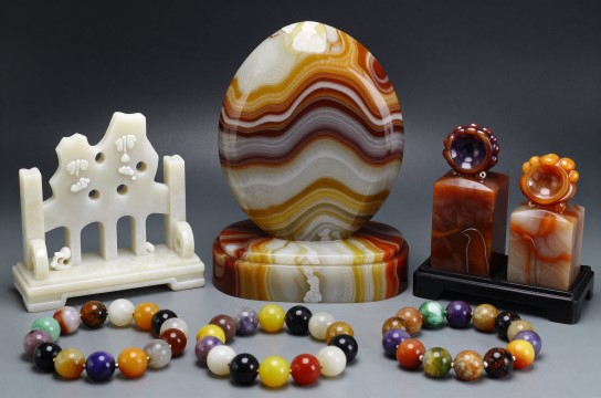 丹麻彩石工艺品